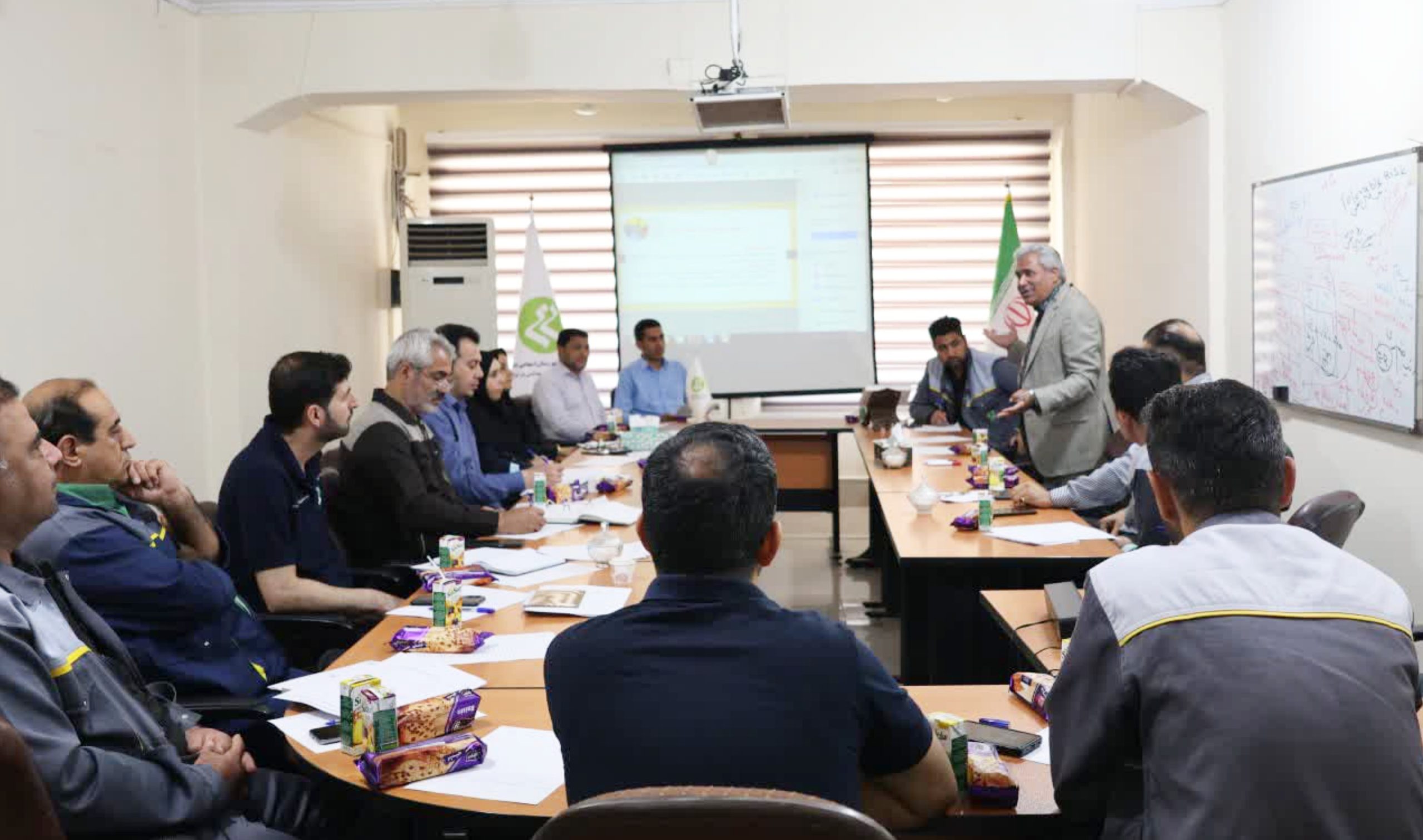 با حضور کارکنان صورت گرفت؛ برگزاری کارگاه آموزشی مدیریت ریسک در شرکت حریر خوزستان